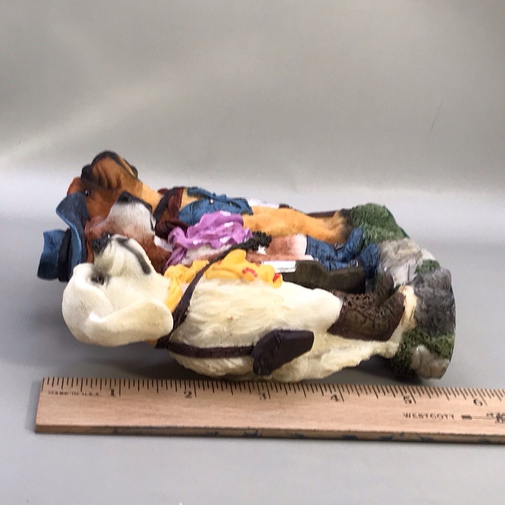 Resin Country Dogs Figurine - Picture 6 of 6